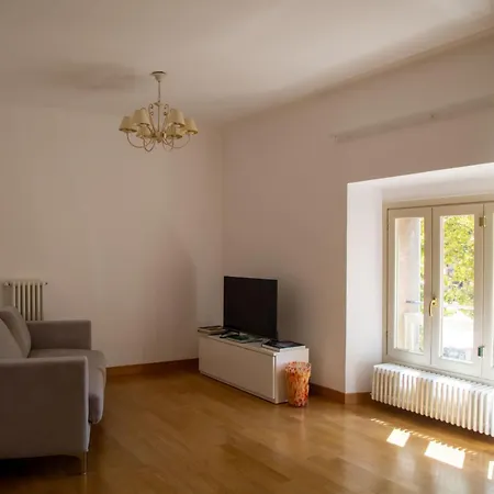 Elegante Im Zentrum In Der Naehe Des Meeres By Interhome Apartment *