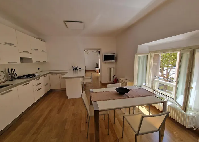 Elegante Im Zentrum In Der Naehe Des Meeres By Interhome * Senigália